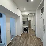 Modern, Comfortable Apartments Near The Metro