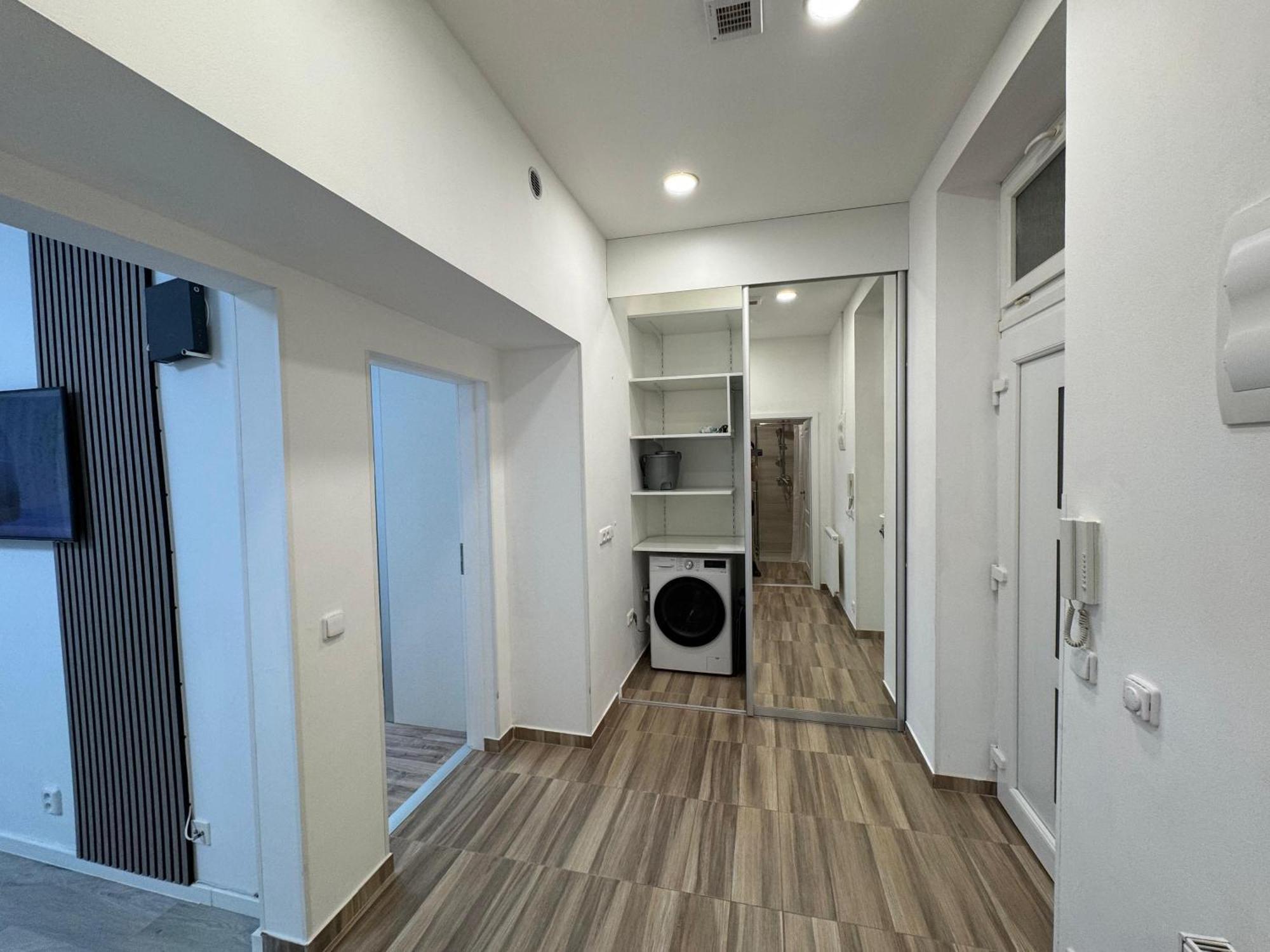 Modern, Comfortable Near The Metro * Prague