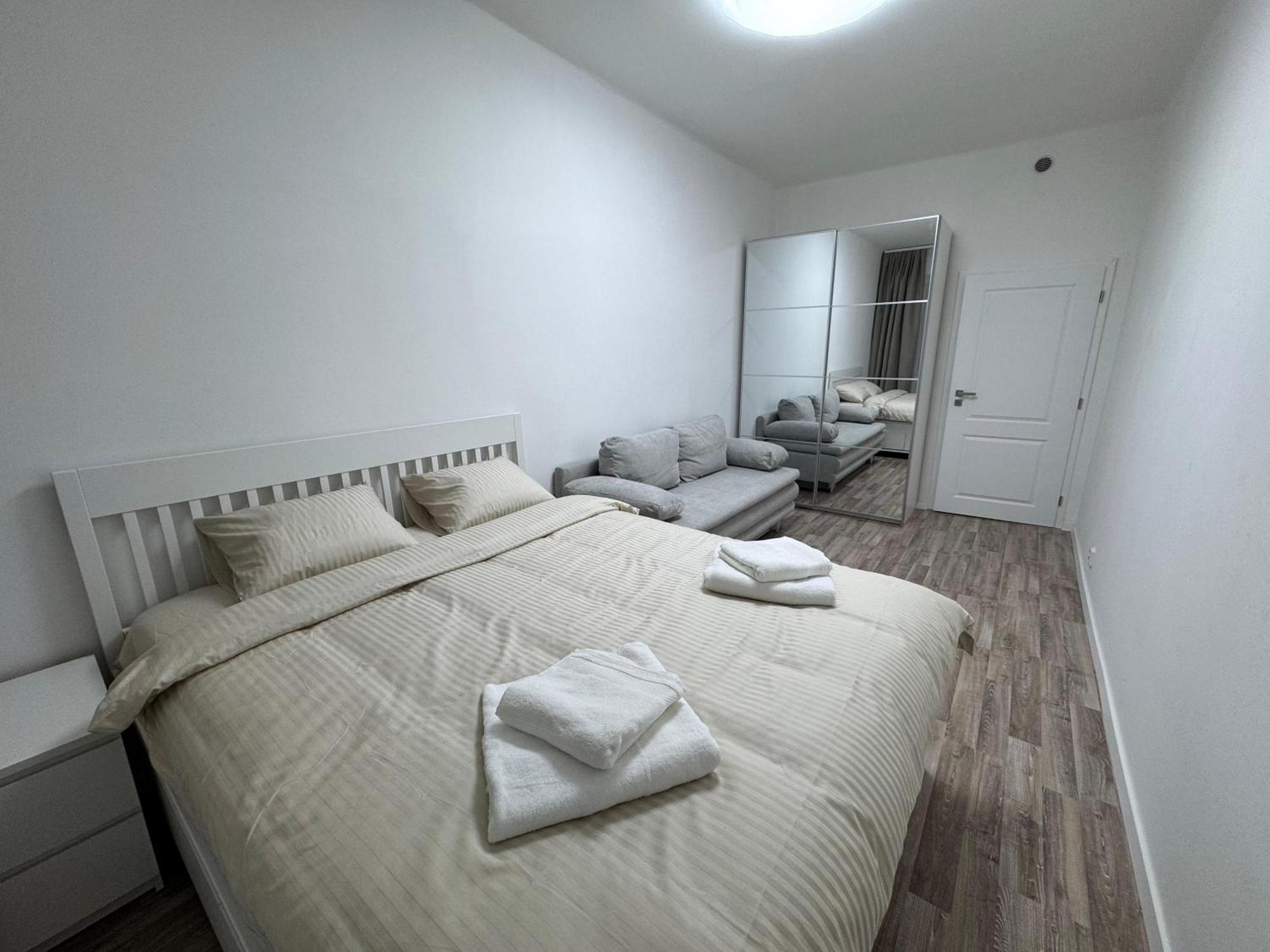 Modern, Comfortable Near The Metro Apartment *