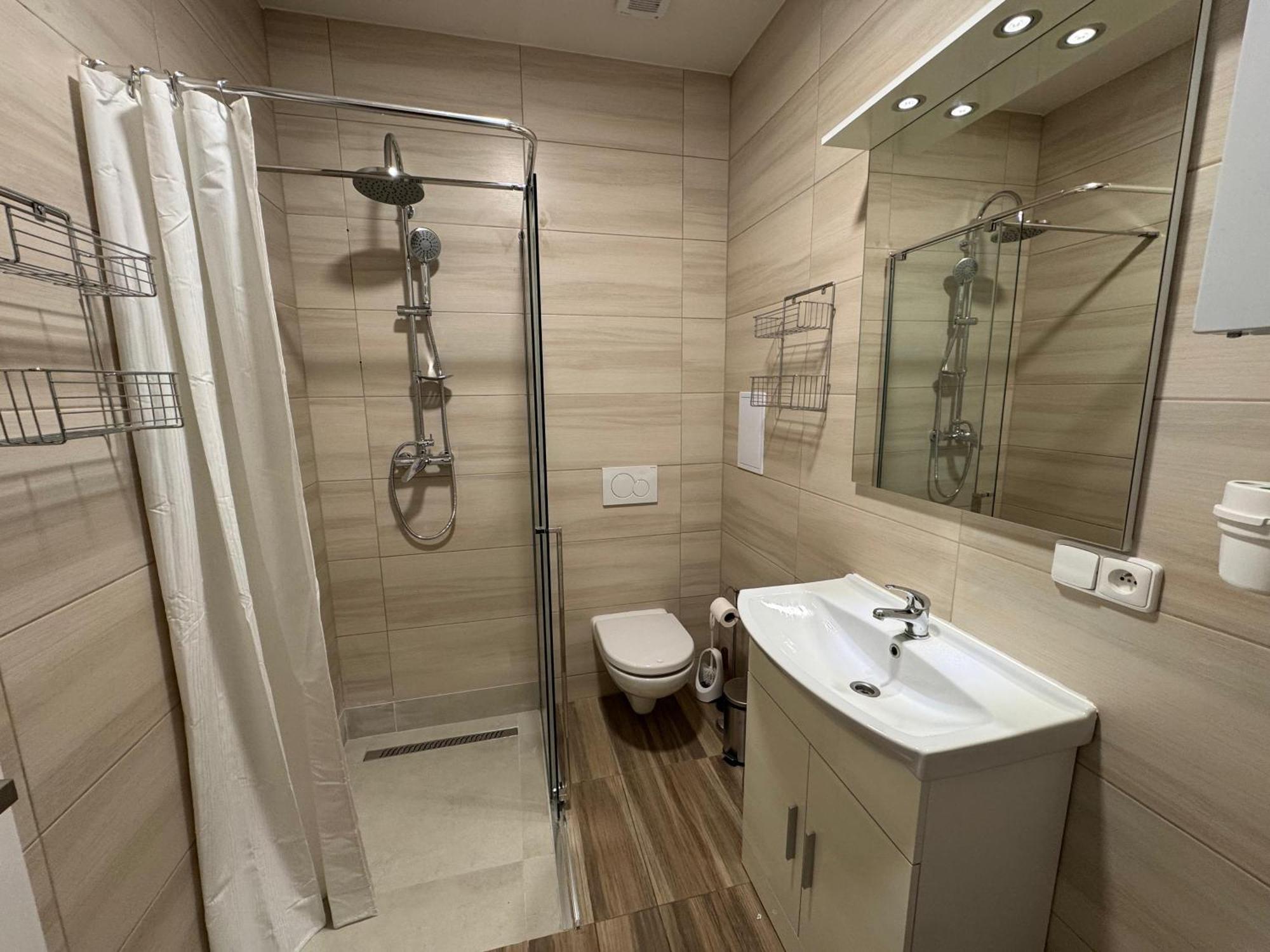 Modern, Comfortable Near The Metro