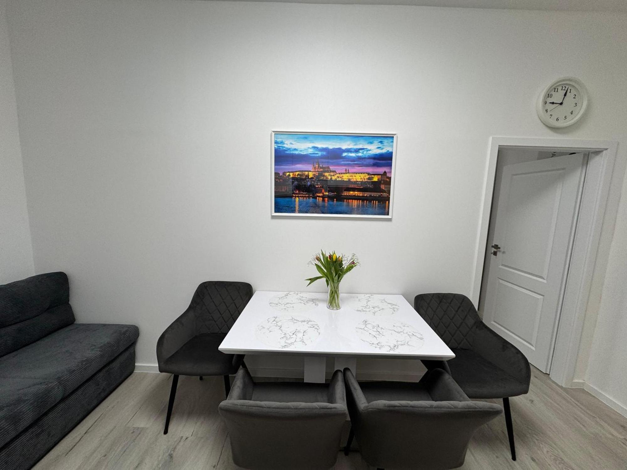 Apartment Modern, Comfortable Near The Metro Prague