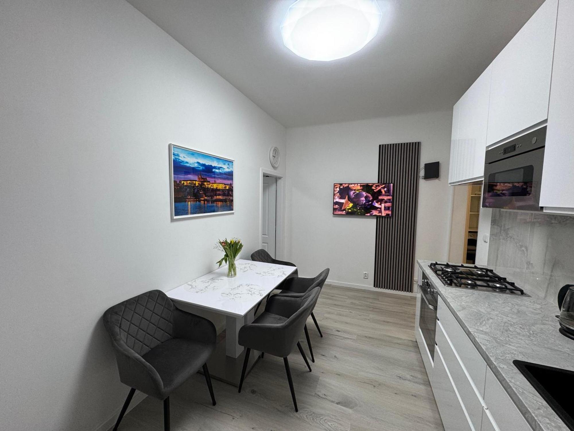 Apartment Modern, Comfortable Near The Metro Prague