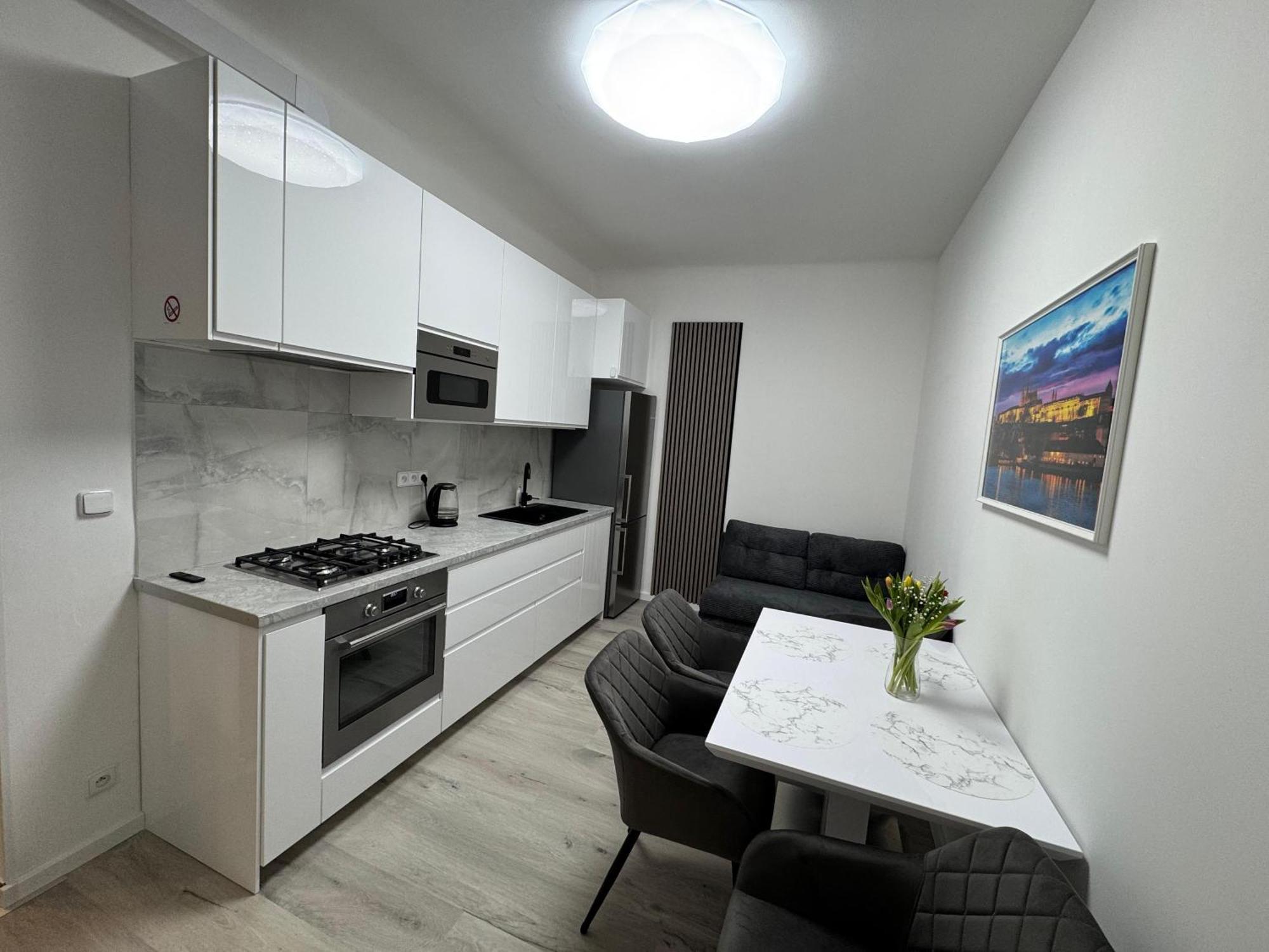 Modern, Comfortable Near The Metro Prague
