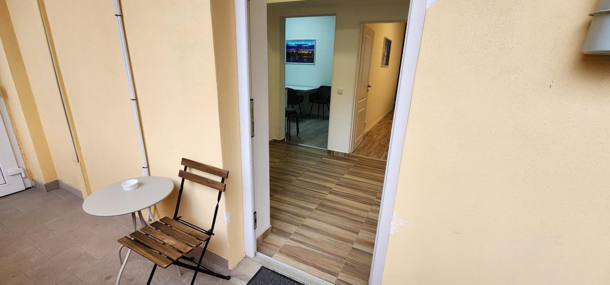 Apartment Modern, Comfortable Near The Metro